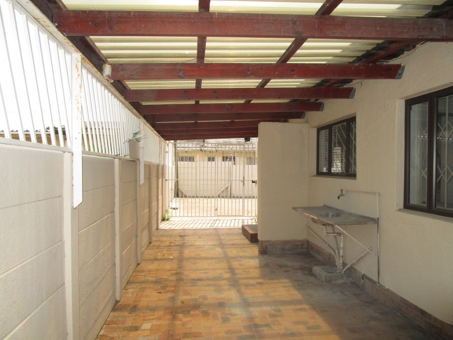 3 Bedroom Property for Sale in Athlone Western Cape